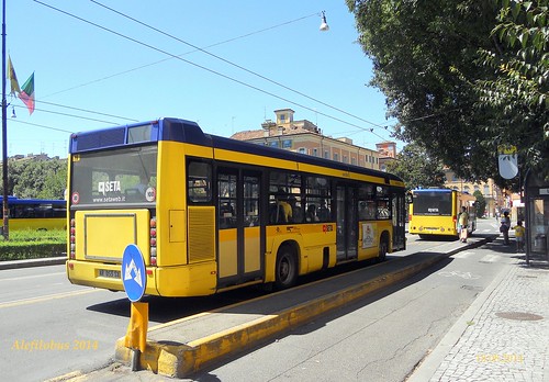 autobus Busotto n°76 in largo Garibaldi - linea 8