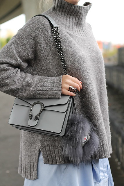 turtle-neck-sweater-and-layering-details-fendi-bag-charm-wiebkembg
