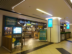 Picture of Fresh Pizza Company, Victoria Station