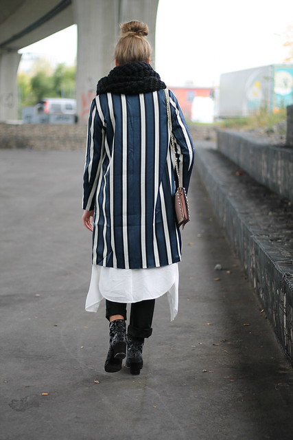 baroque-shoes-and-striped-coat-whole-look-back-wmbg