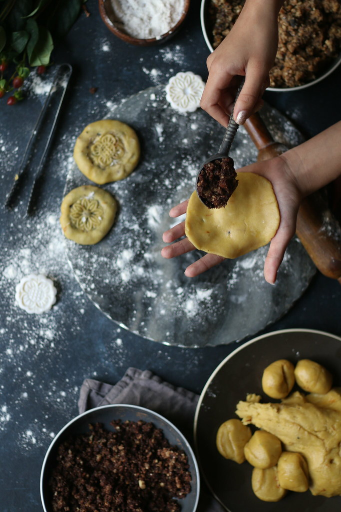 Stuffed Shortbread Cookies with Walnut-Fig-Cocoa Halwa/ Kolooche |foodfashionparty| #holidaycookiesexchange