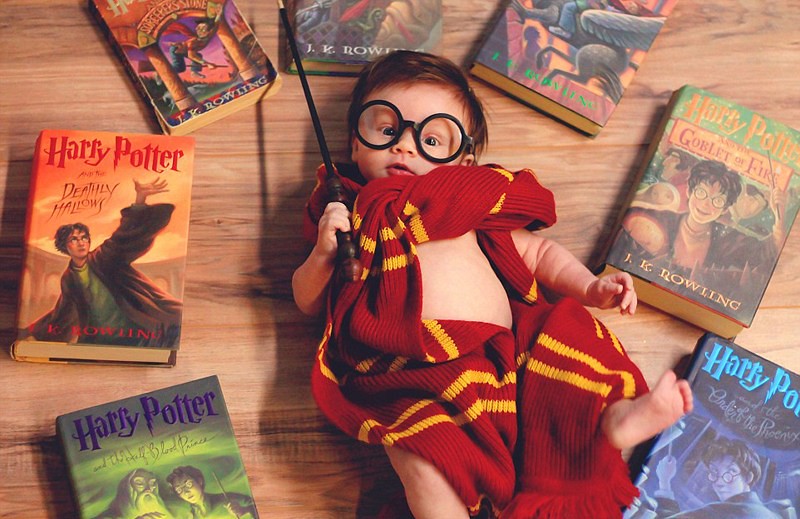 United States mothers of babies dressed as Harry Potter MoE user