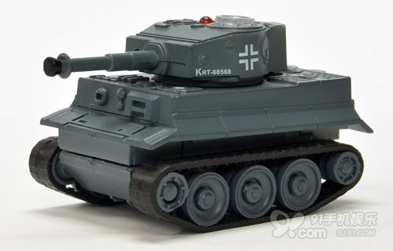 Commemorative World War II tank battle with the iPhone to manipulate them