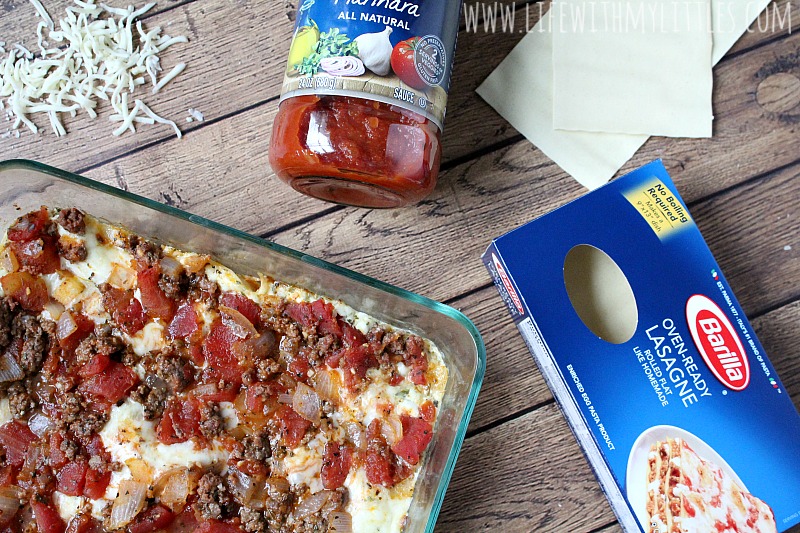 This fast and easy homemade lasagna recipe really is so simple and quick to make! Less than an hour from start to finish and you've got a delicious Italian dinner! Plus, it can be made vegetarian!