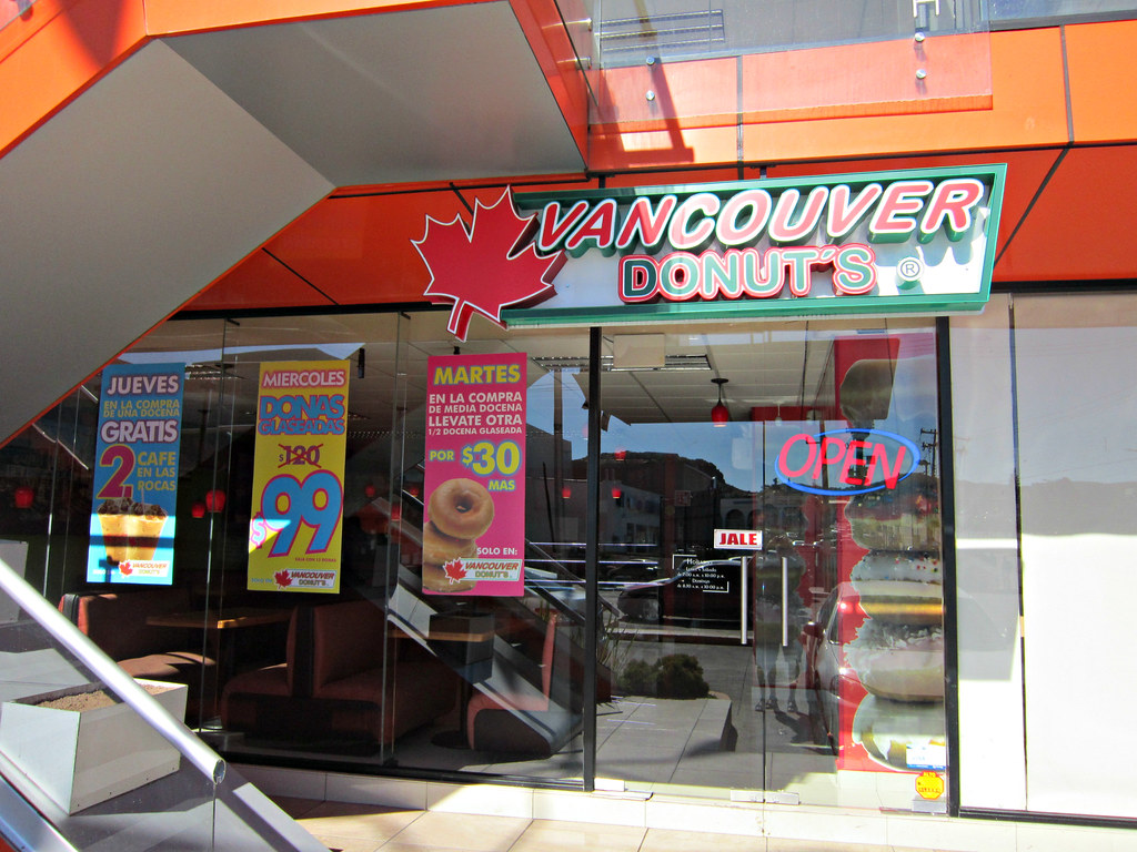 vancouver-donuts-outside