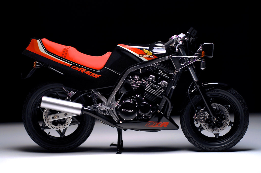 MiniWerks Forum - Honda CBR400F 1/12 Tamiya kit built by Gustavo