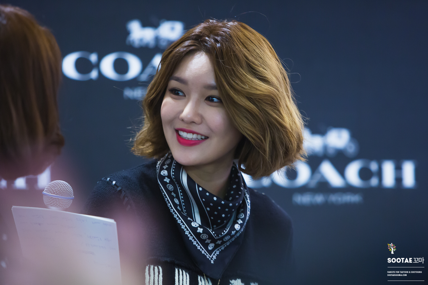 [PIC][27-11-2015]SooYoung tham dự buổi Fansign cho thương hiệu "COACH" tại Lotte Department Store Busan vào trưa nay 22948324494_0f496c77c1_o