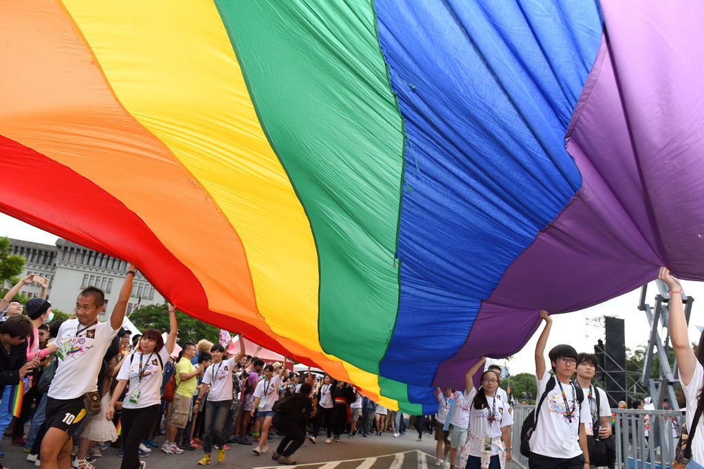 象徵LGBTQ多元集體認同的彩虹旗，如今已成為性別運動的重要符號。（攝影：宋小海）