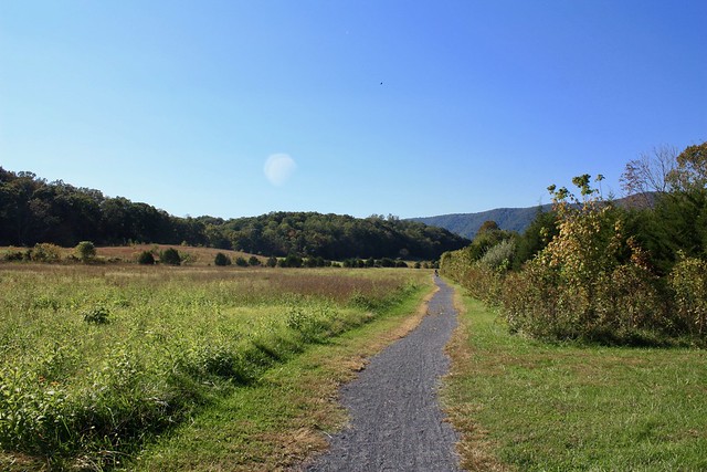 The 2.1 mile River Trail is a great chance to bike the perimeter of Shenandoah River State Park, Virginia