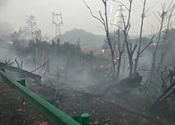 Jiangxi contained Fireworks truck exploded at the speed 3 dead, 1 wounded, ganxi power supply tripping