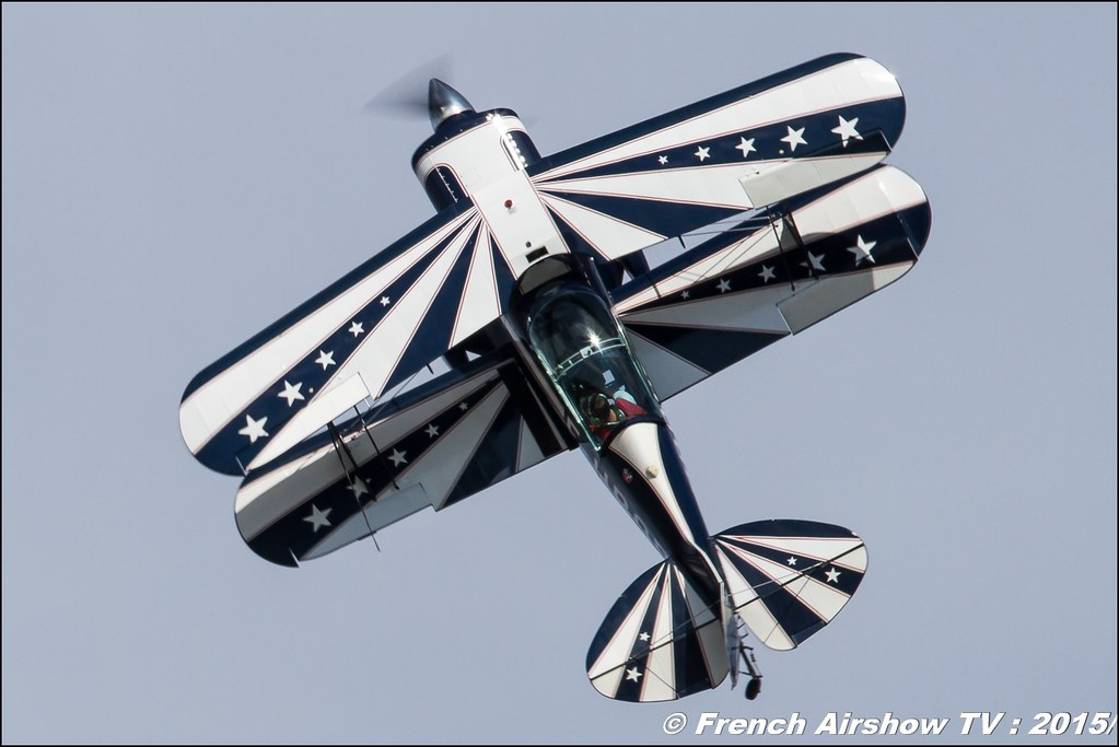 Skyloop Acrobatic Show , Cap 232 and Pitts S2B, Feria de l'air nimes garons 2016, Meeting Aerien 2015