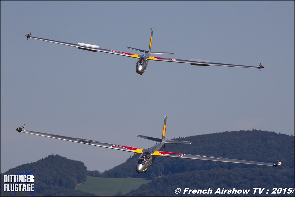Blanix Team , Acrobatics Team , Blanik L 13 , 2 gliders , DITTINGER FLUGTAGE 2015 , Internationale Dittinger Flugtage , Dittingen Flugtage 2015 , Suisse Airshow , Dittinger Flugtage, Meeting Aerien 2015
