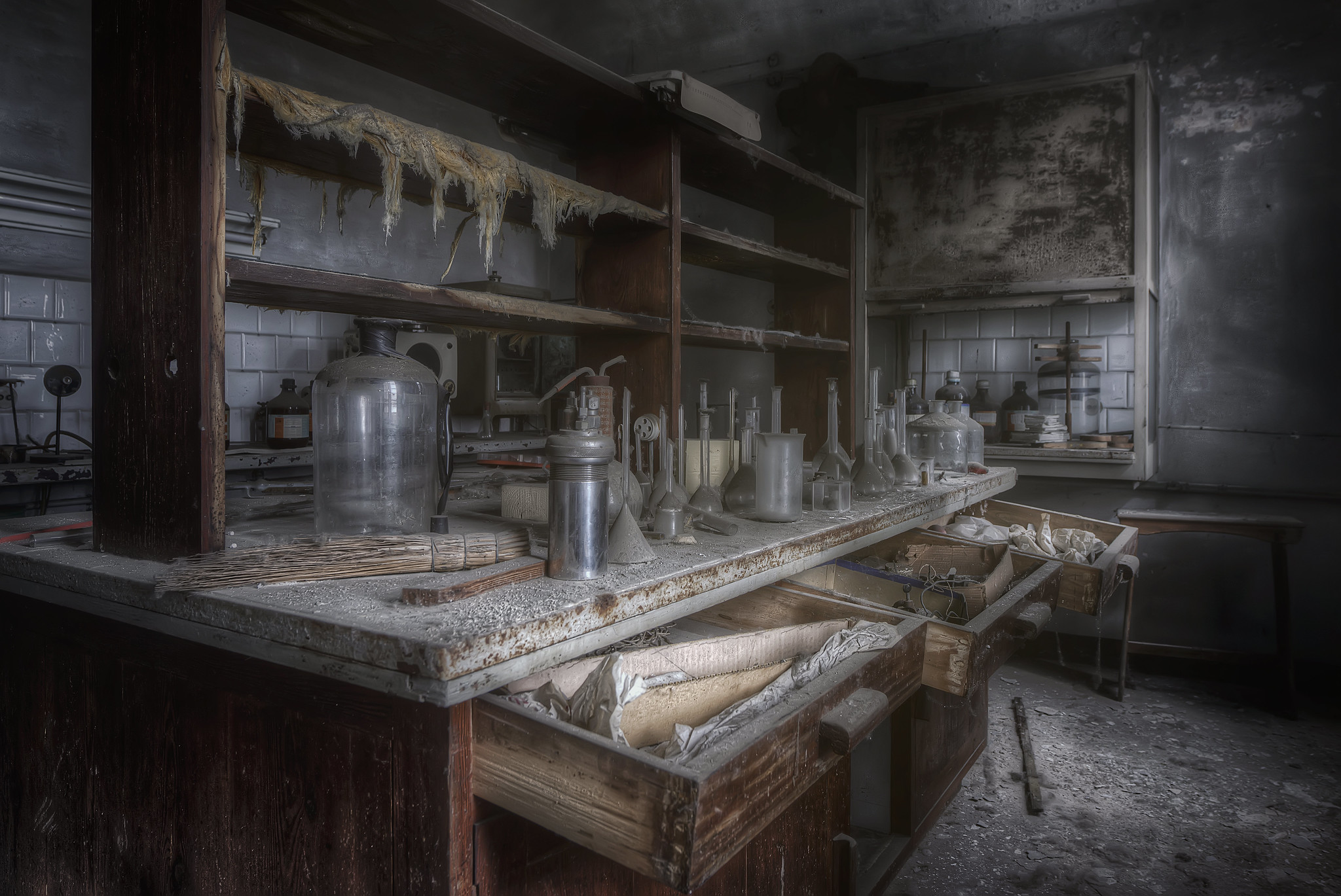Abandoned laboratory by Andrea Pesce [2048 x 1369] : r/AbandonedPorn