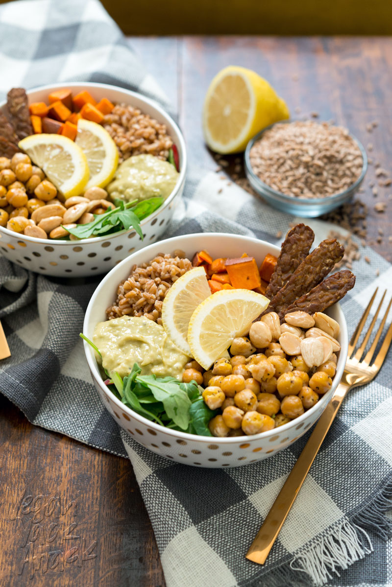Vegan Fall Farro Protein Bowl - Healthy, filling, easy and delicious! @VeganYackAttack