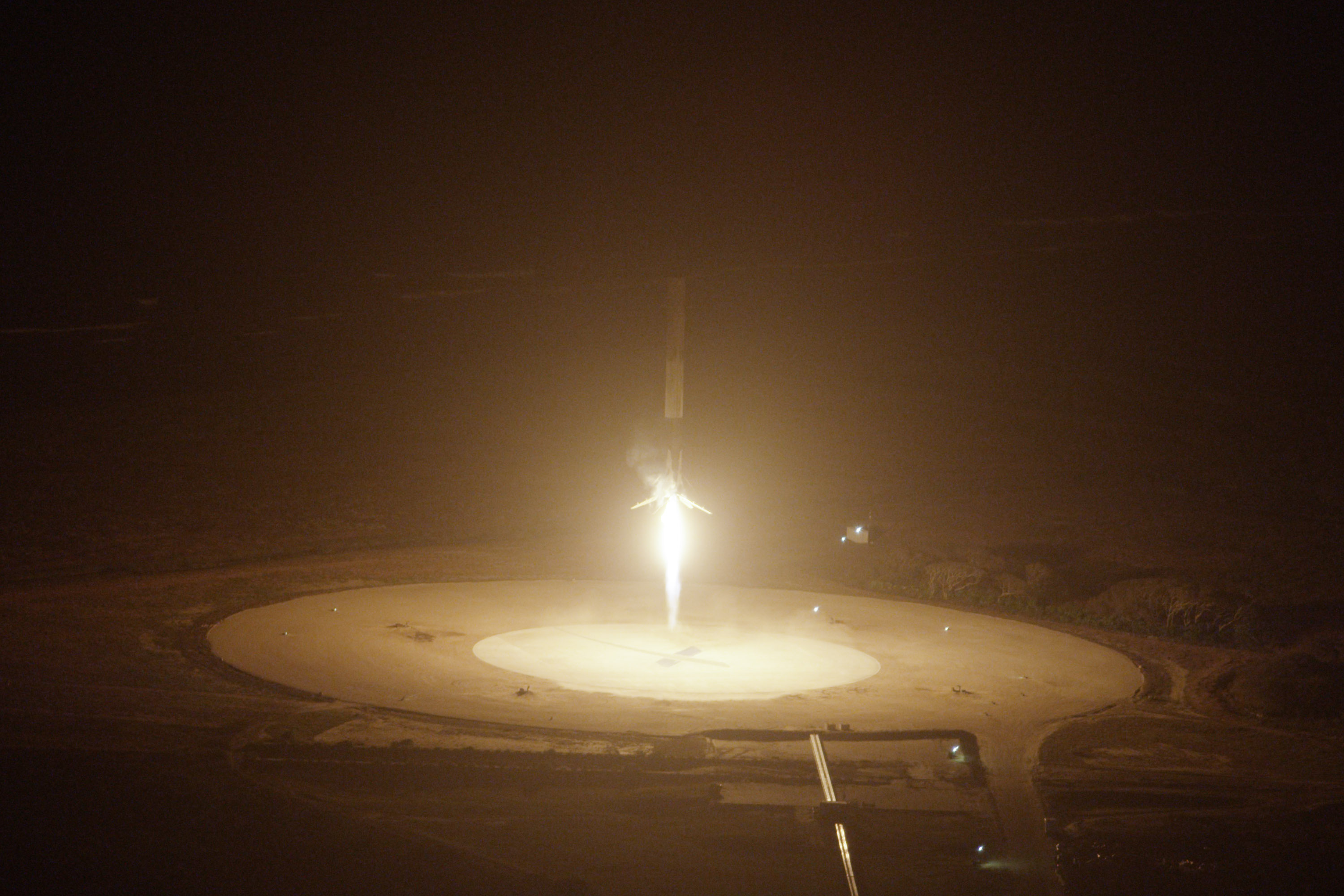 spacex primer aterrizaje vertical del cohete