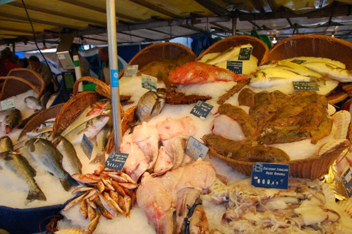 鮟鱇科是最常被拿來食用的物種，在歐美又被稱為窮人的龍蝦（中間的白肉）。圖片作者：何宣慶。