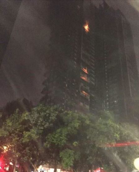 142 building property for fire emergencies, Nanshan, Shenzhen, has shifted more than more than 60 trapped persons