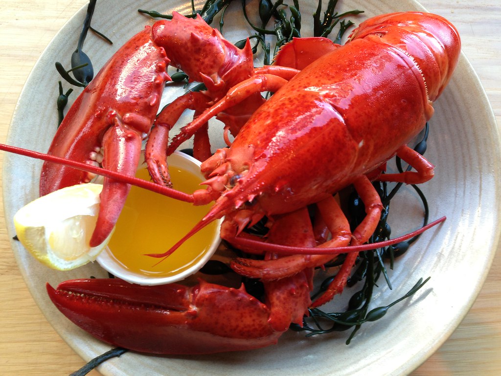 Steamed Lobster, credit Legal Seafoods | Massachusetts Office of Travel
