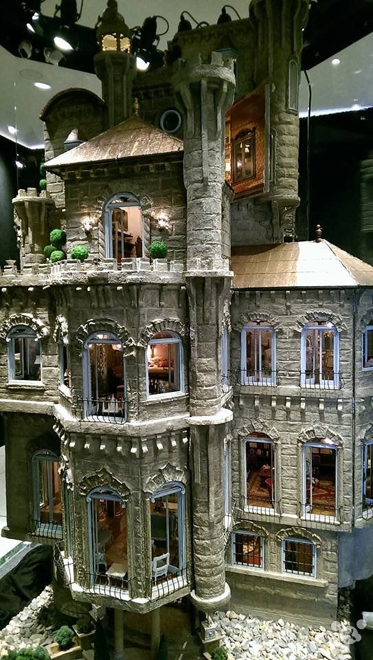 $ 8.5 million of Dollhouse! World's most expensive mini Castle