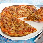 Tomato-Salami Pizza