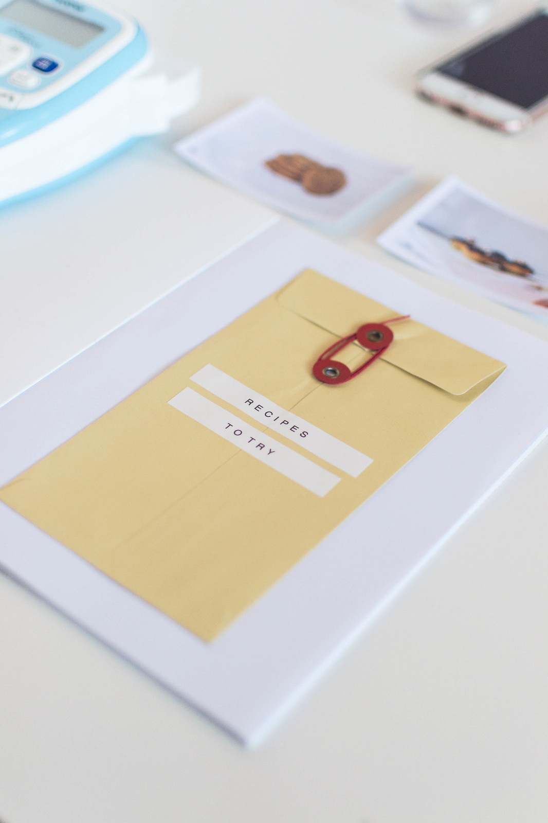 Create a recipe journal with the help of personal organizer Bother's labeller 