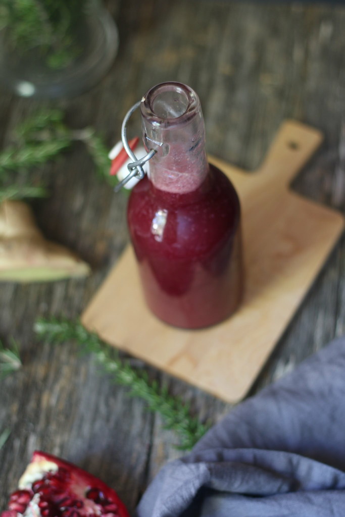 Pomegranate Ginger Syrup - Cocktail and Nuts Edible Gift for Christmas @foodfashionparty