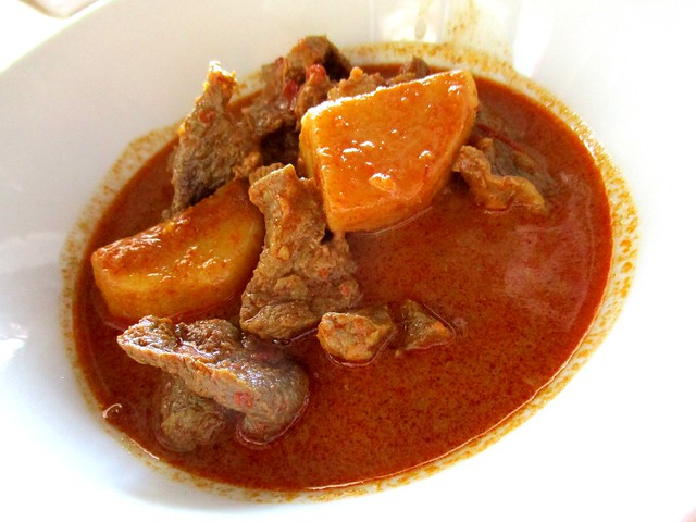Red Carrot beef curry