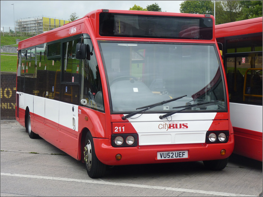 Plymouth Citybus 211 VU52UEF