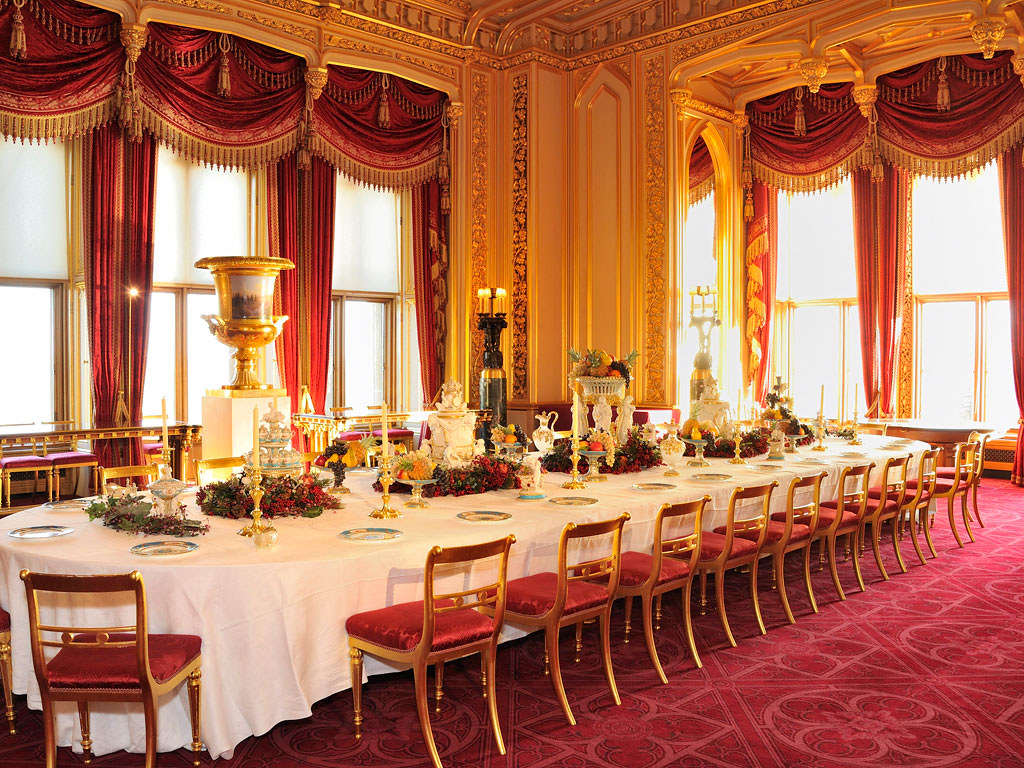 A royal dining table set for a Victorian Christmas | Flickr