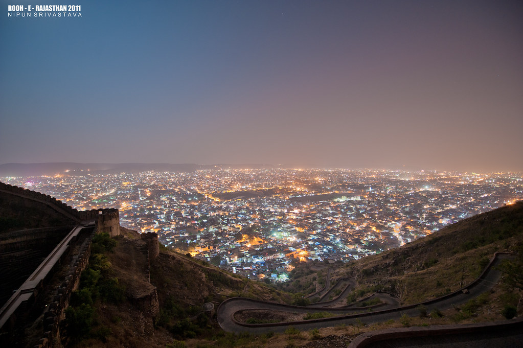 Jaipur by night. | Atop Nahargarh, in the night, one gets tr… | Flickr