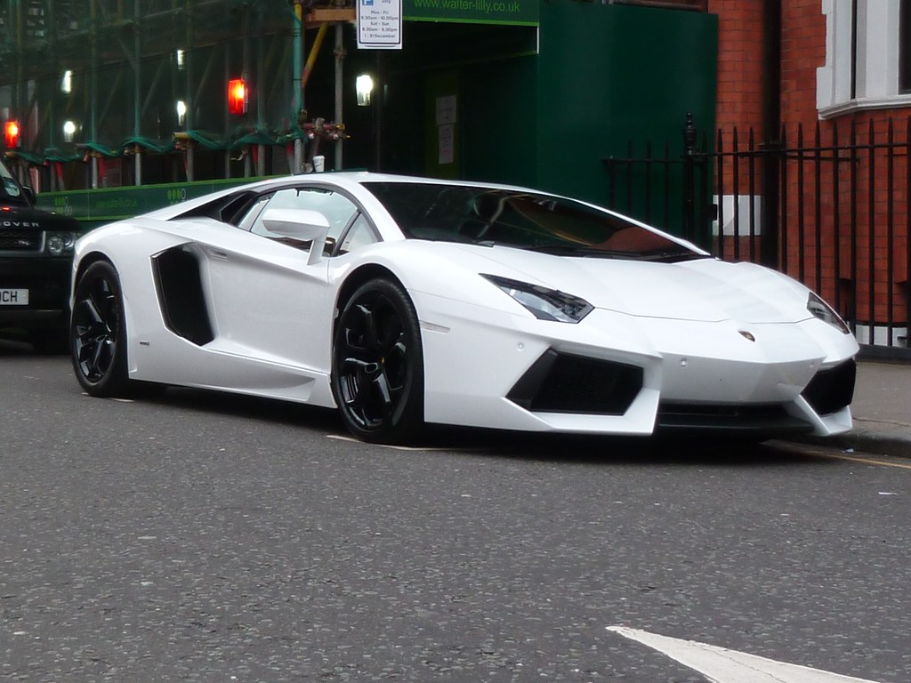 Lamborghini Aventador White LP700-4 | Simply in the street ...