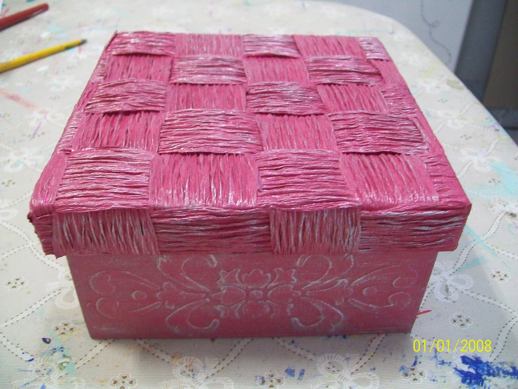 caixa em m d f com decoração em papel crepom | odilene viana | Flickr