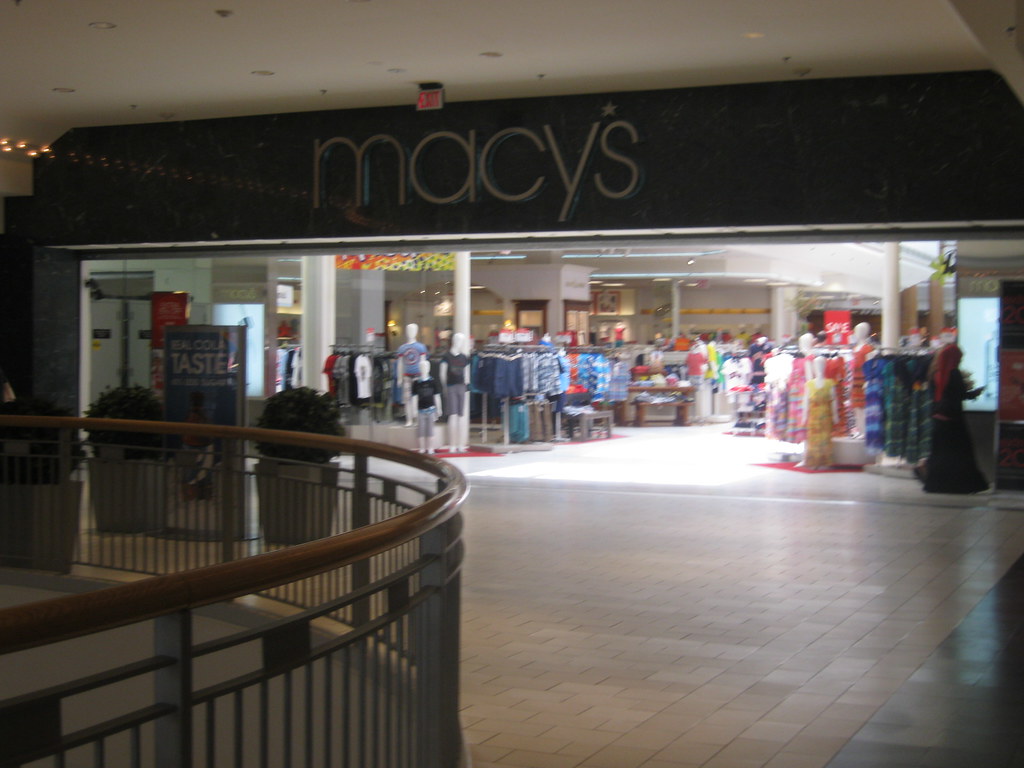 Macys | Macy&#39;s location Mall of America second level | cjbird88 | Flickr