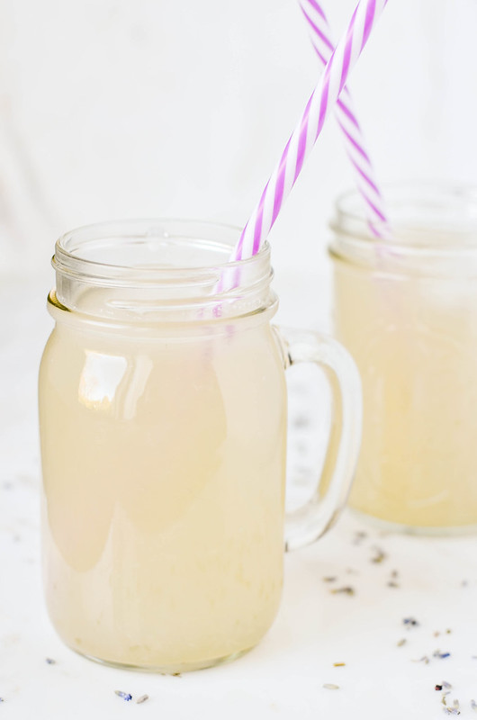 Lavender Lemonade | cookingalamel.com