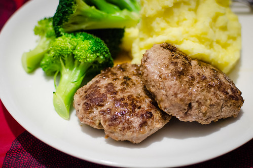Beef patties with broccoli. Creative Commons photo on Flickr