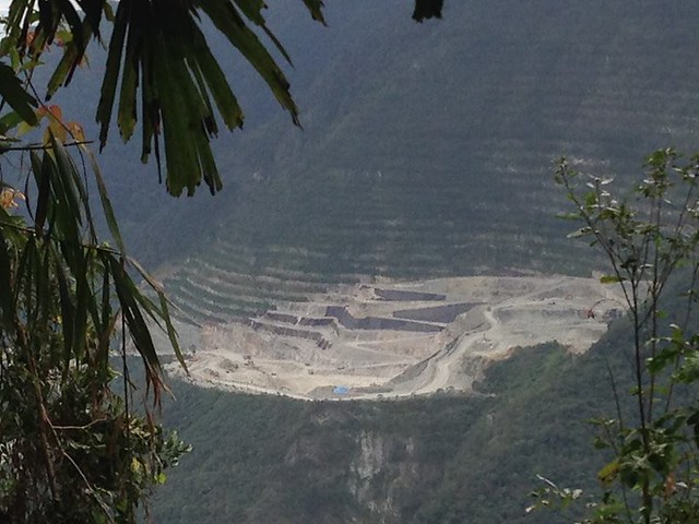 太魯閣國家公園境內的亞洲水泥礦場。攝影：黃靖庭。提供：地球公民基金會。
