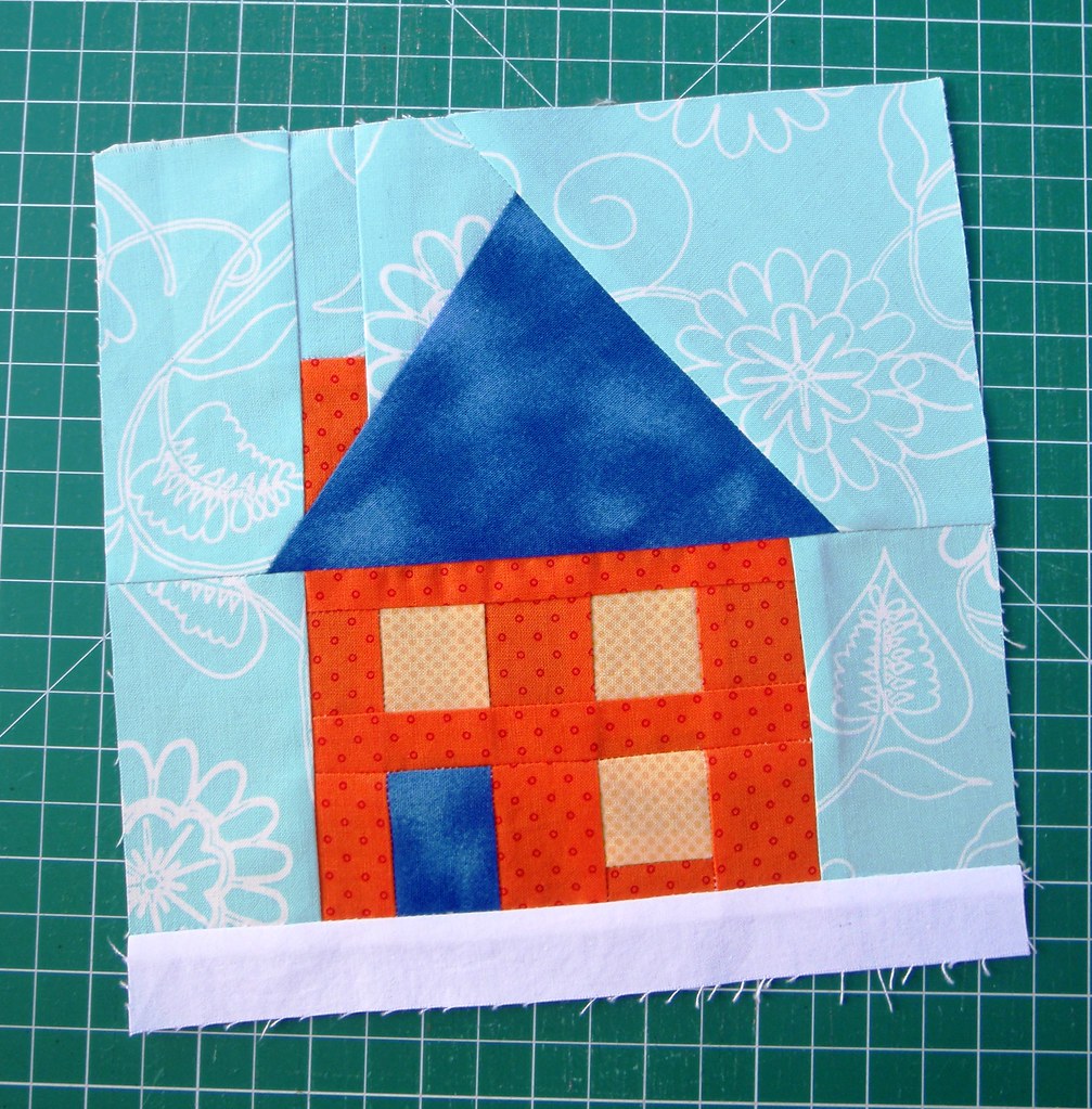 paper-pieced-quilt-block-house-blogged-missymaccreatio-flickr