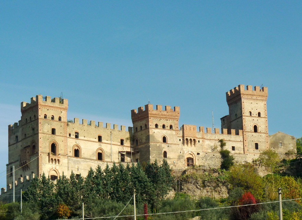 Battipaglia (Sa) - Il castello | Battipaglia Castle is an im… | Flickr