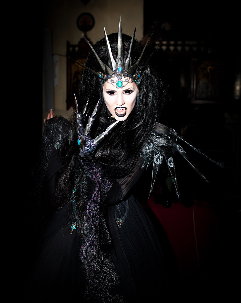 Dark Vampire Queen II | Shot taken at Danse Macabre, a Vampi… | Flickr