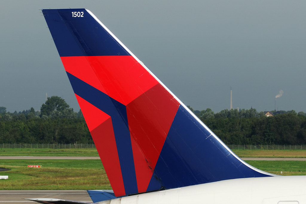Delta Air Lines Boeing 767-3P6ER tail N152DL MSN 24984 | Flickr