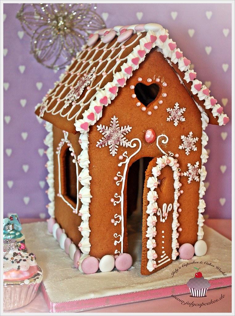 Gingerbread House - Pink Edition | Julia Baerwald | Flickr