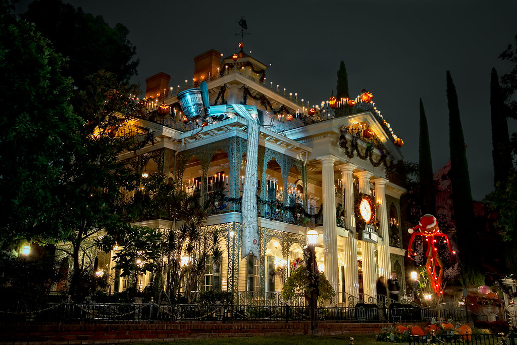 haunted mansion holiday facade