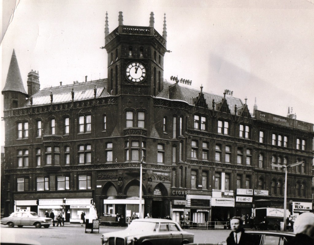 Royal Exchange Buildings 1963 Leeds | Seen just before their 