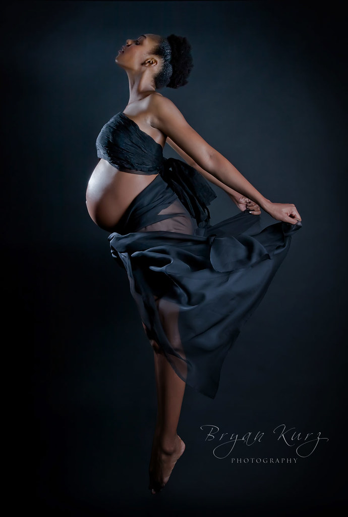 Pregnancy Belly Picture From 8 Months Pregnant Boudoir Mat -8884