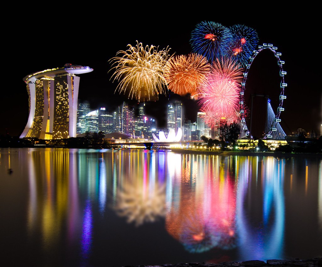 Singapore 2012 Countdown Firework | A shooting outing with f… | Flickr1024 x 851