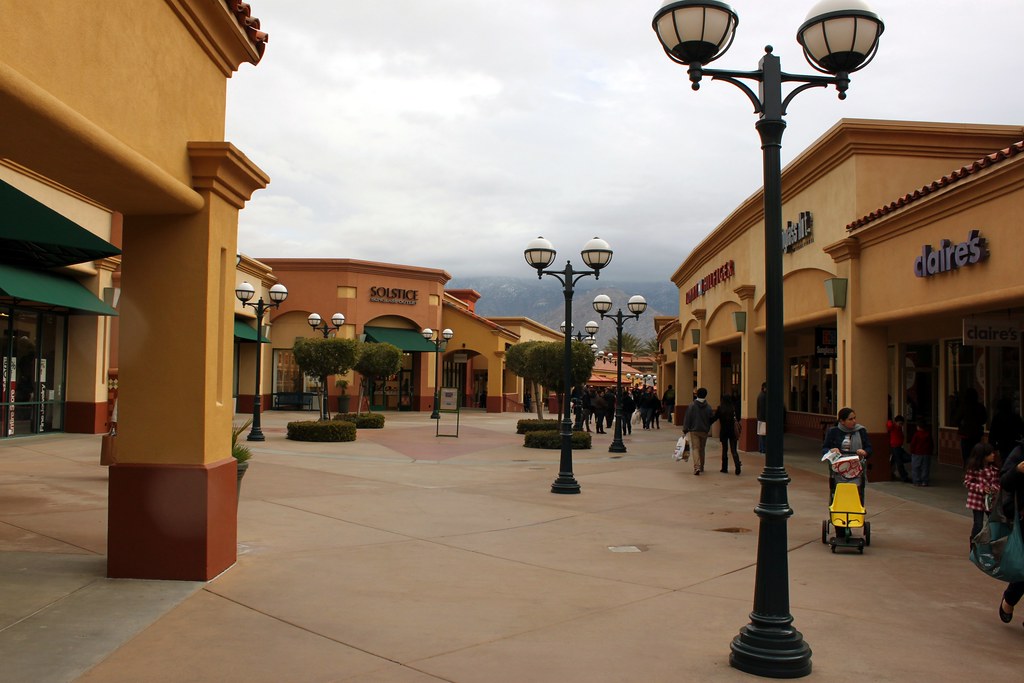 Desert Hills Premium Outlets | Cabazon ~ near Palm Springs ~… | Flickr