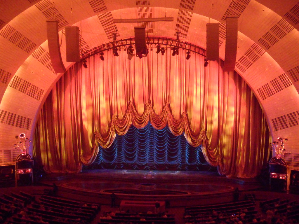 Radio City Music Hall stage | Eric Fischer | Flickr