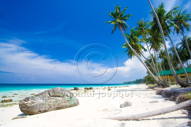 Download this View Sumur Tiga Beach... picture