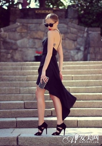 Backless beauty up: strap backless black dress