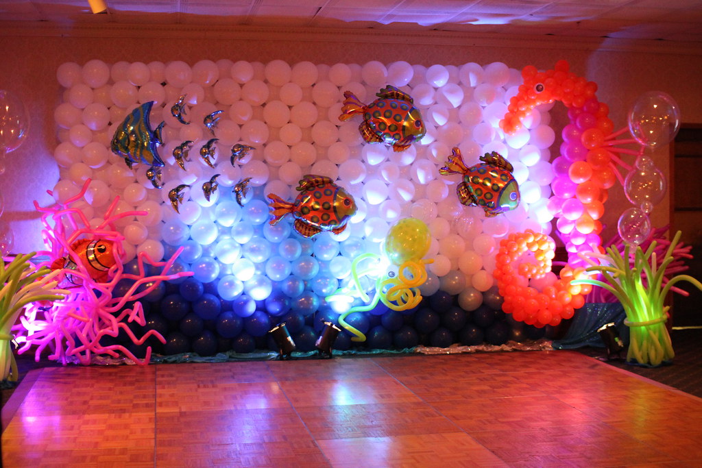 Balloon wall Under the sea themed balloon decorations  